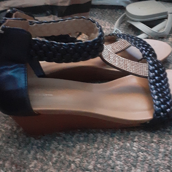 Heels - Picture 2 of 2
